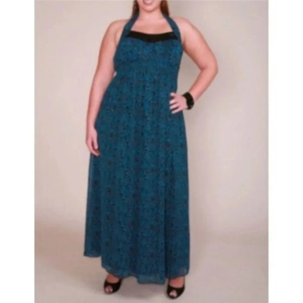- Torrid sleeveless maxi dress